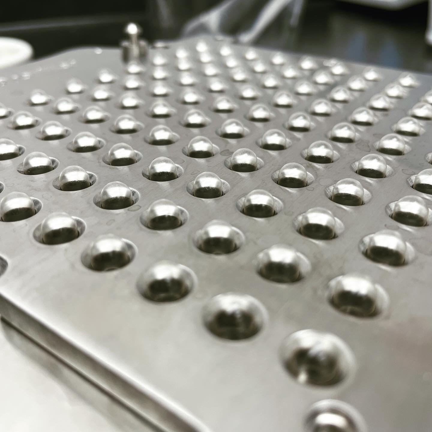 Capsule Machine with Capsules